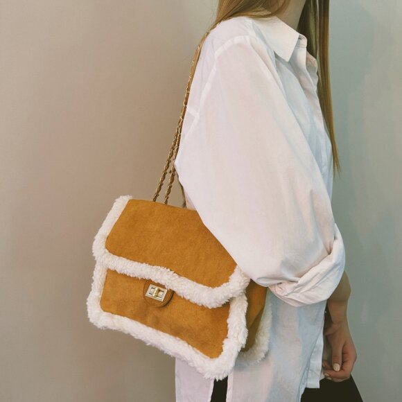 NWT - Luxe Sherpa Faux Fur Trim Chain Shoulder Bag - Caramel/White - Picture 3 of 6